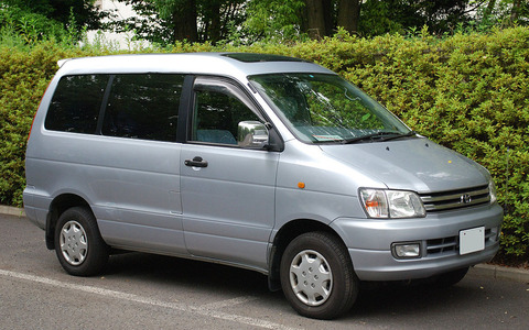 1024px-1996_Toyota_Townace-Noah_01