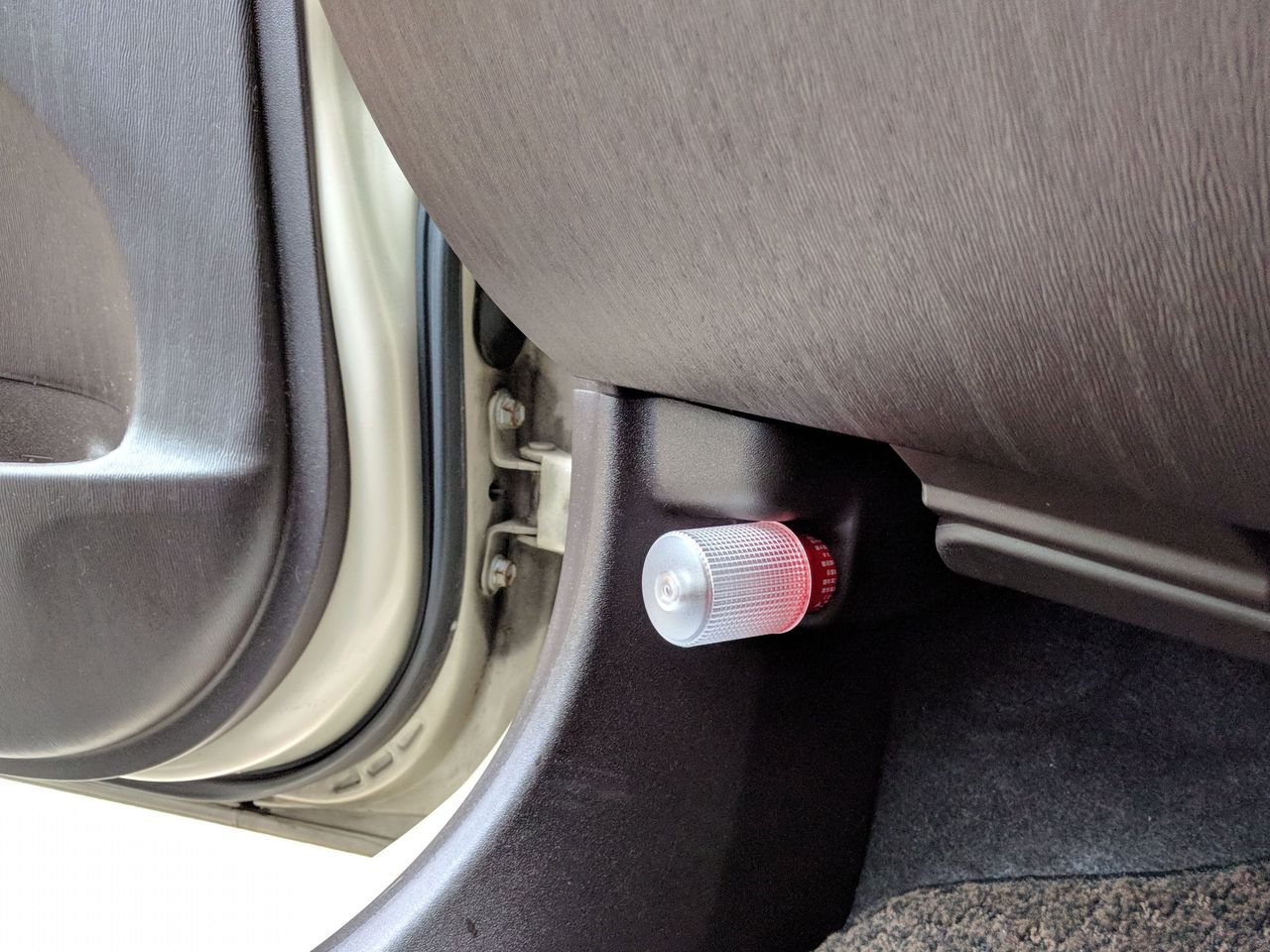 自動車の発煙筒をledタイプに交換しました 夢のまた夢