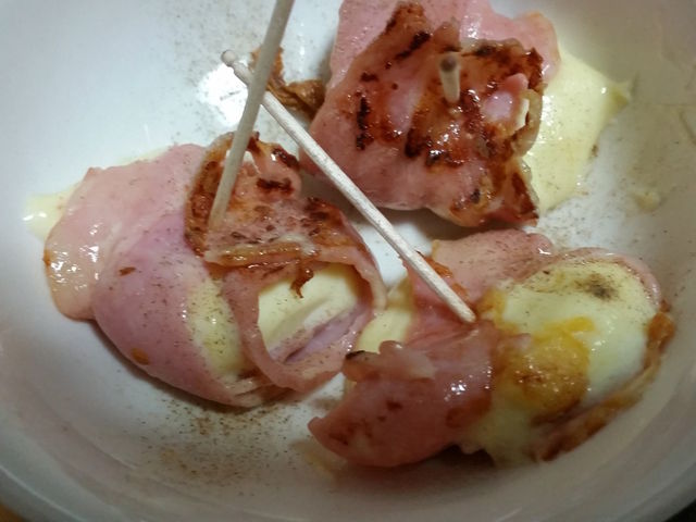 お酒のあてに嫁に作ってもらったベーコンでチーズを巻いた簡単おつまみ ちょっと先にあるもの探して