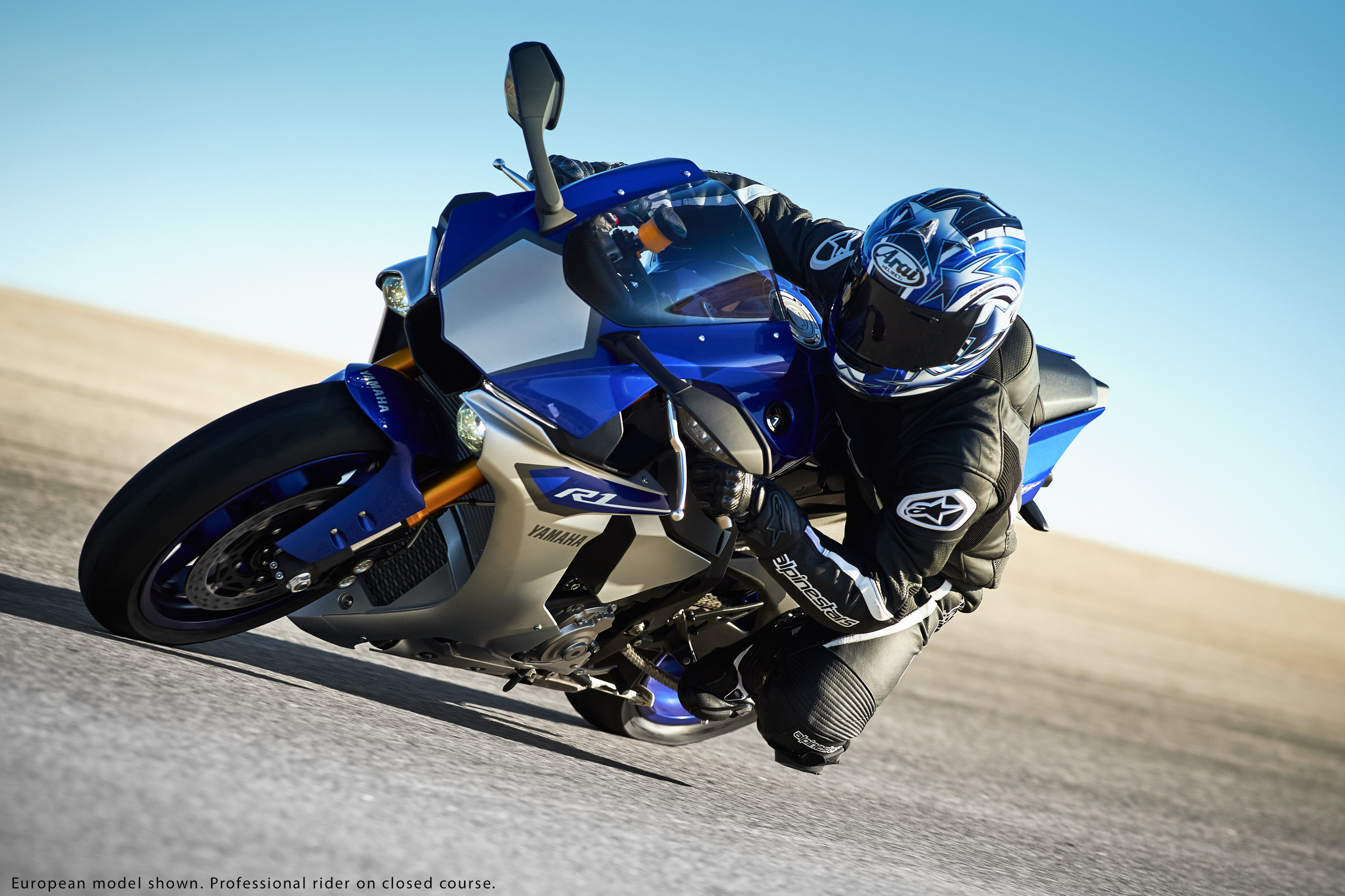 ハーレーのお見舞いと新型R1 : 元バイクレーサーの街乗りな日々