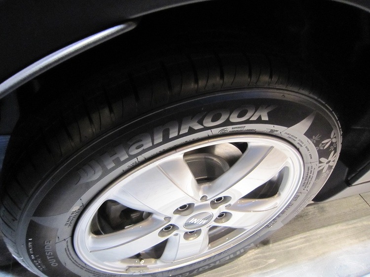 うちのminiにmomoタイヤ装着 中国製 元バイクレーサーの街乗りな日々