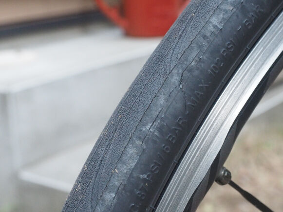 自転車 タイヤ 寿命 ひび