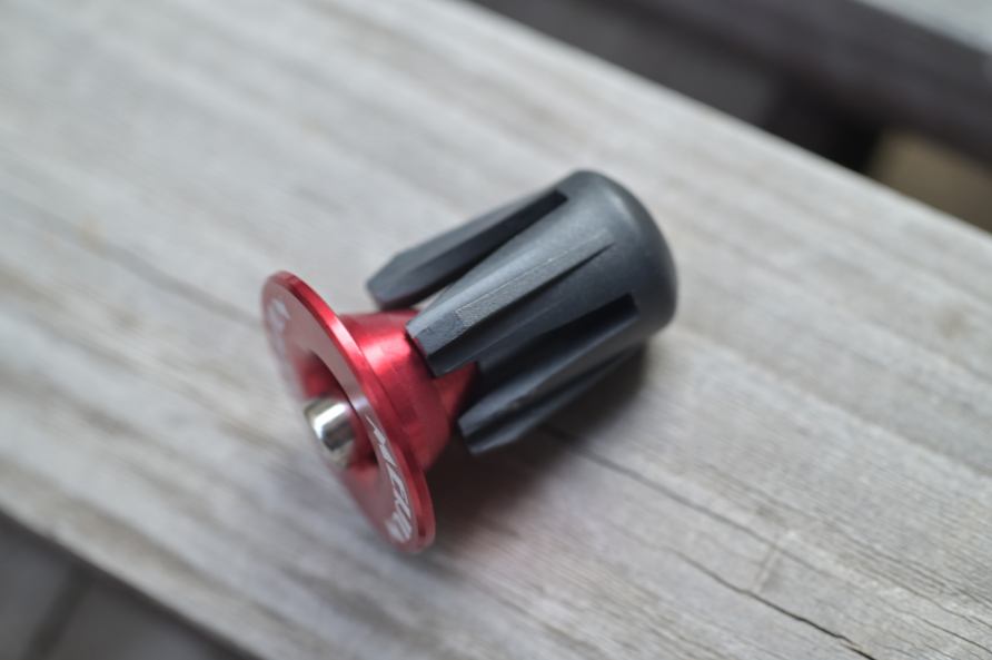 製品レビュー】バーエンドキャップをネジ止め式に交換 : 昔チャリダー