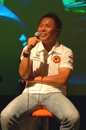 笑顔の松浦孝亮選手