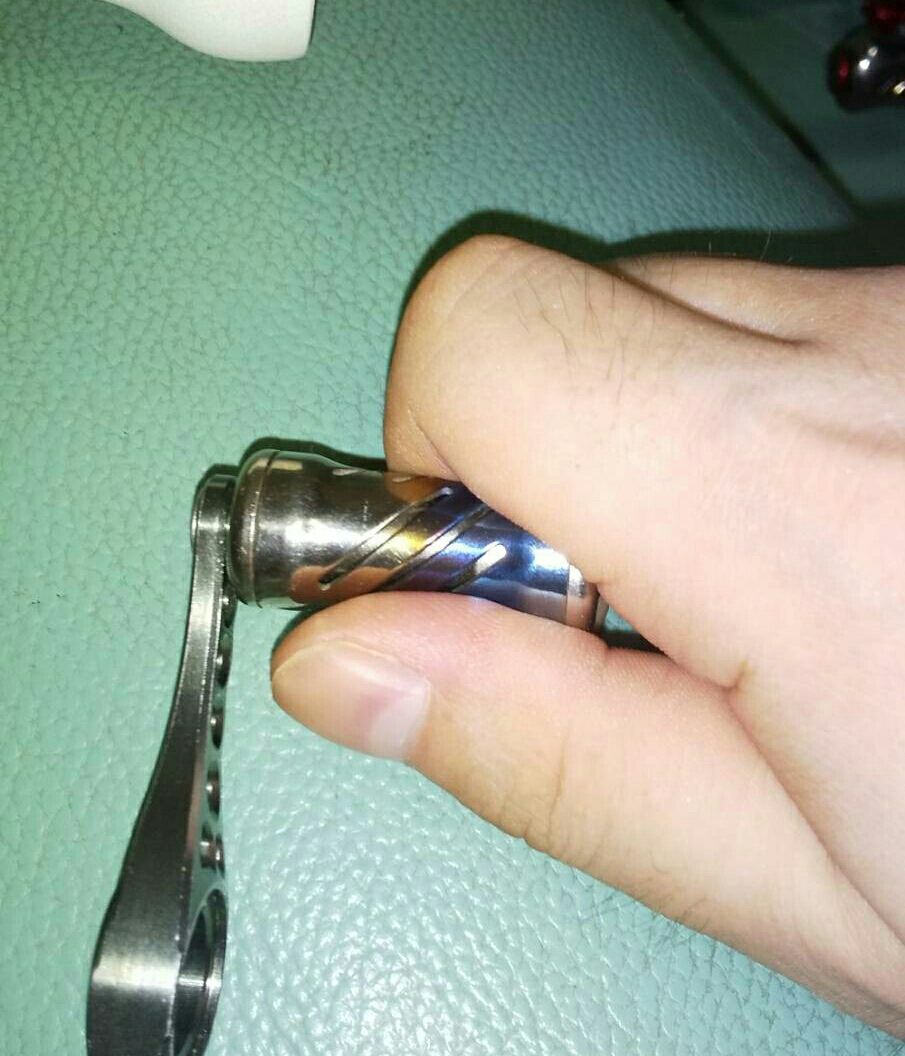 カスタムハンドルを使い込んで分かった 純正ハンドルに拘る人の気持ち 平ノブのメリットとデメリット Hideの釣りブログ カスタムハンドルを使い込んで分かった 純正ハンドルに拘る人の気持ち 平ノブのメリットとデメリット Hideの釣りブログ