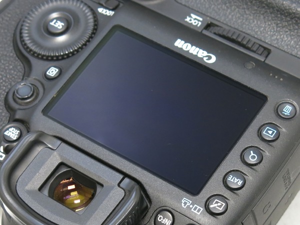 canon_eos_5d_mark_iii_bg-e11_d