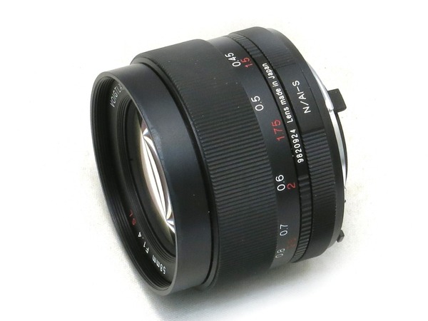voigtlander_nokton_58mm_sl_nikon-f_b