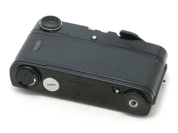 carl_zeiss_zeissikon_zm_black_b