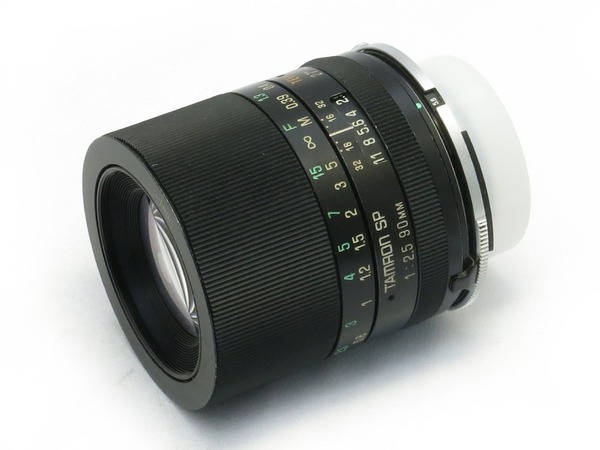 tamron_sp_90mm_macro_52b_nikon-f_01