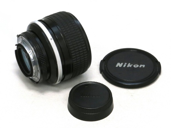 nikon_ai-s_nikkor_85mm_b