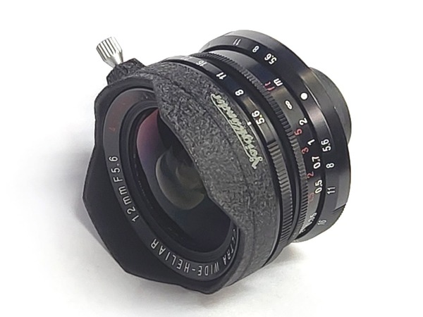 voigtlander_ultra_wide_heliar_12mm_aspherical_b