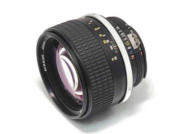 nikon_ai-s_nikkor_85mm_01