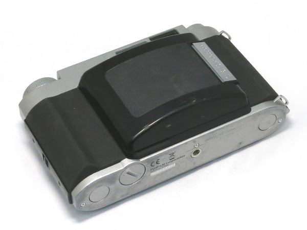 fujifilm_gf670_professional_silver_d