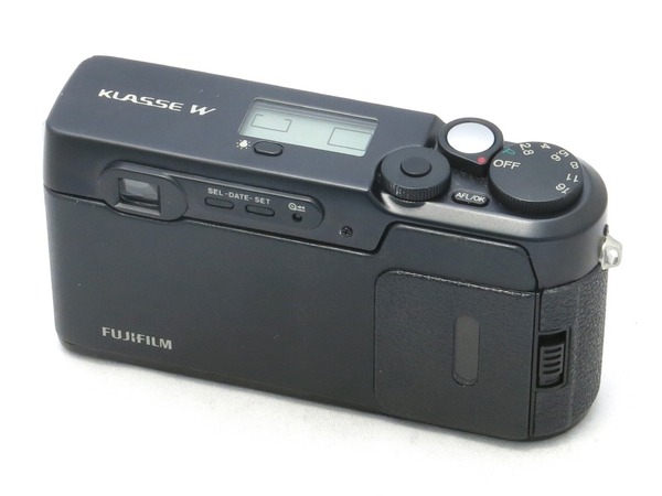 fujifilm_klasse_w_black_03