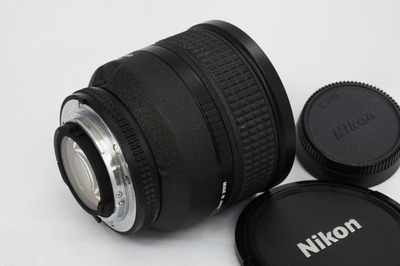 nikon b