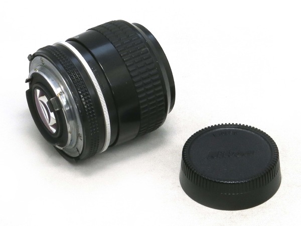 nikon_ai_nikkor_28mm_02