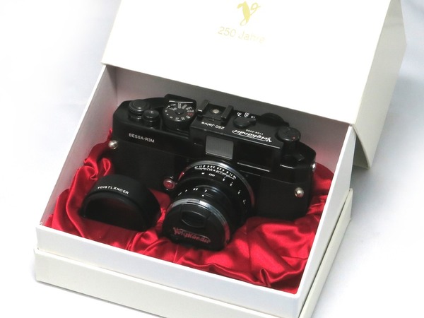 voigtlander_bessa-r3a_250jahre_heliar_classic_50mm_f