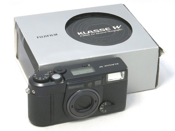 fujifilm_klasse_w_black_05