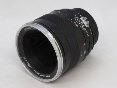 zeiss_50mm_zf_a