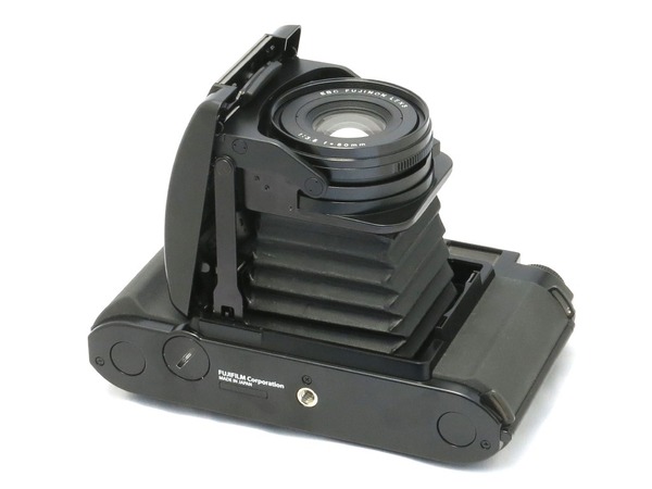 fujifilm_gf670_professional_black_02