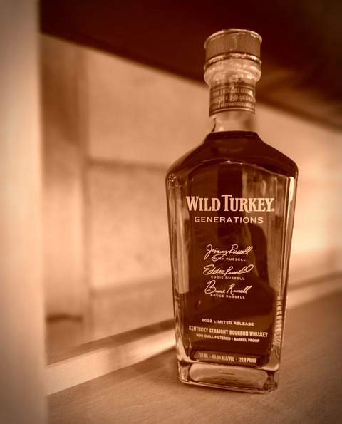 ワイルドターキー・ジェネレーションズ : バーボン、ストレート、ノー