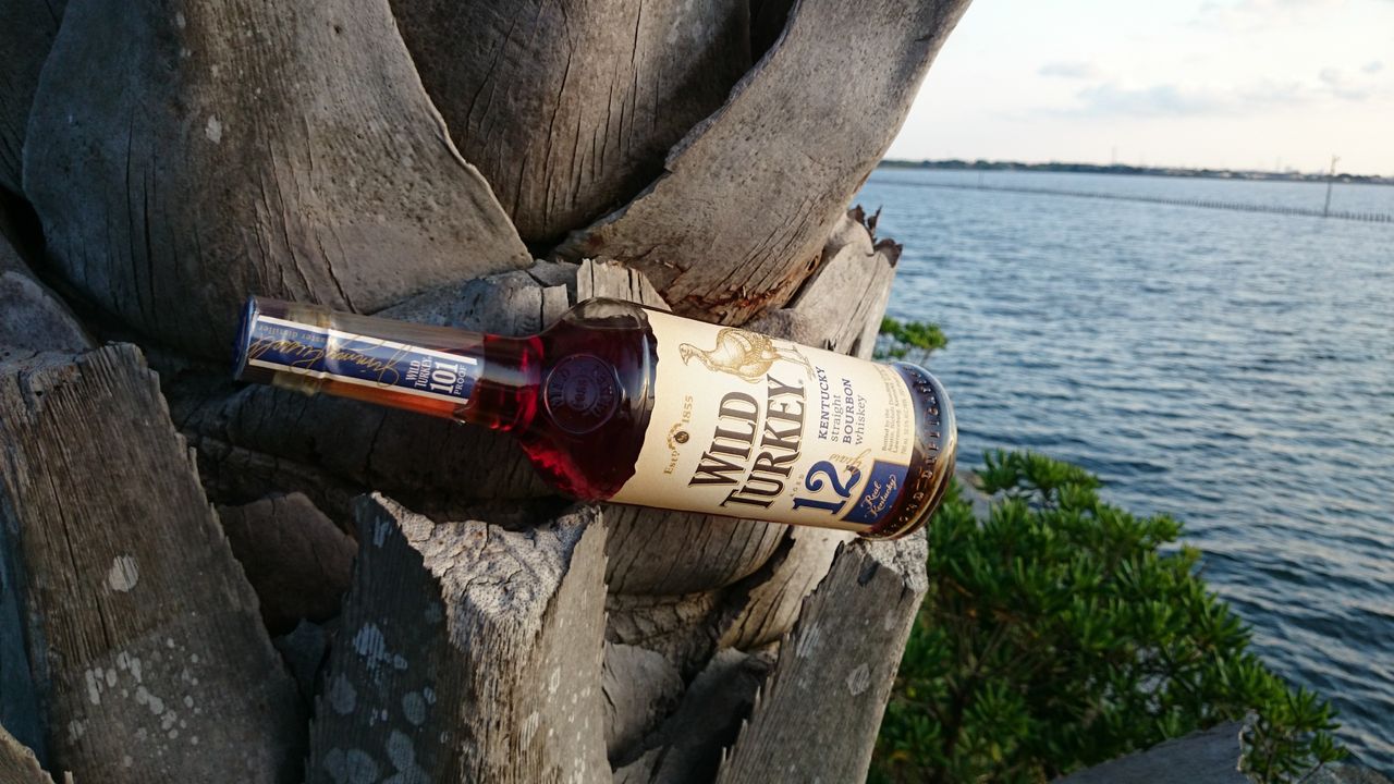 ワイルドターキー12年 青ラベル 2012年ボトリング : バーボン ワイルドターキー12年 青ラベル 2012年ボトリング : バーボン