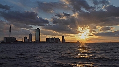 南港夕景