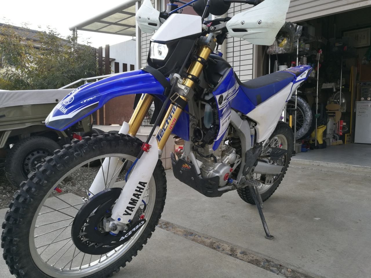 WR250Rにアチェルビス ディスクガード装着 : オフロードハンターの日記