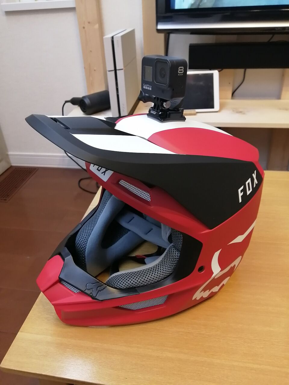 新型 FOX V1 ヘルメット 買ったった : OFFROAD×HUNTERの日記