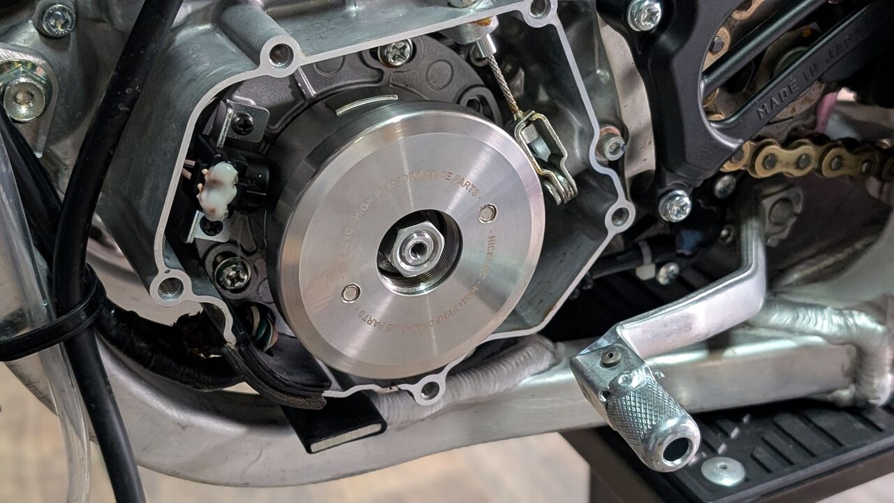 YZ250X nice cnc フライホイールウェイト リアディスクガードなど