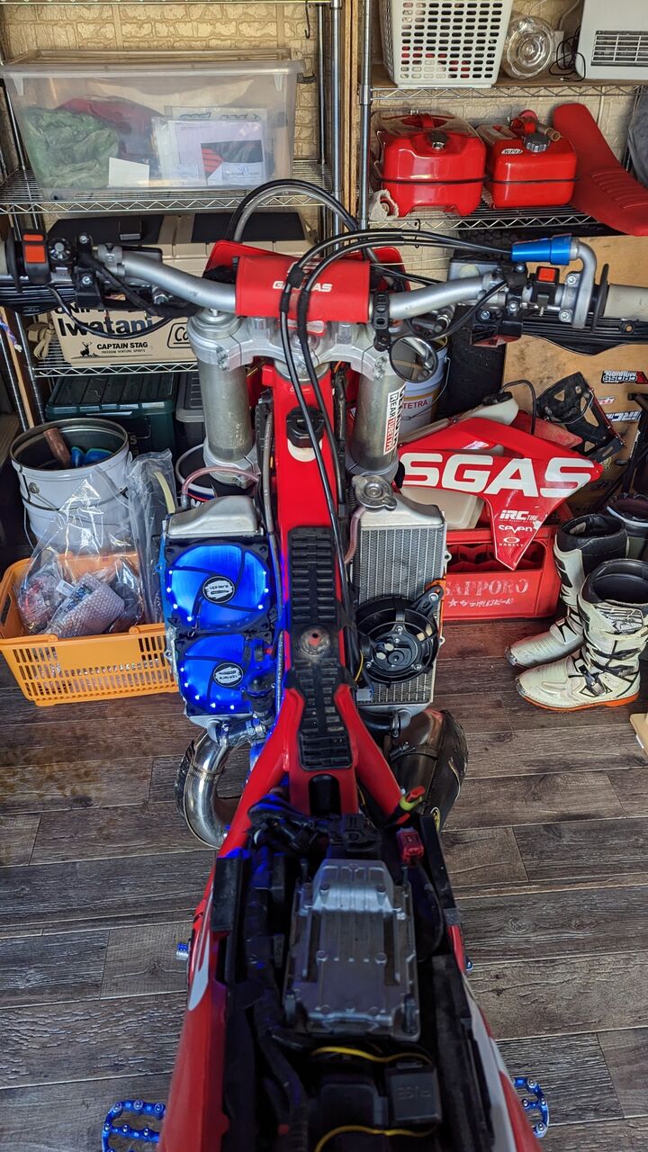 GASGAS EC250 nicecncのラジエターファン 取り付け KTM