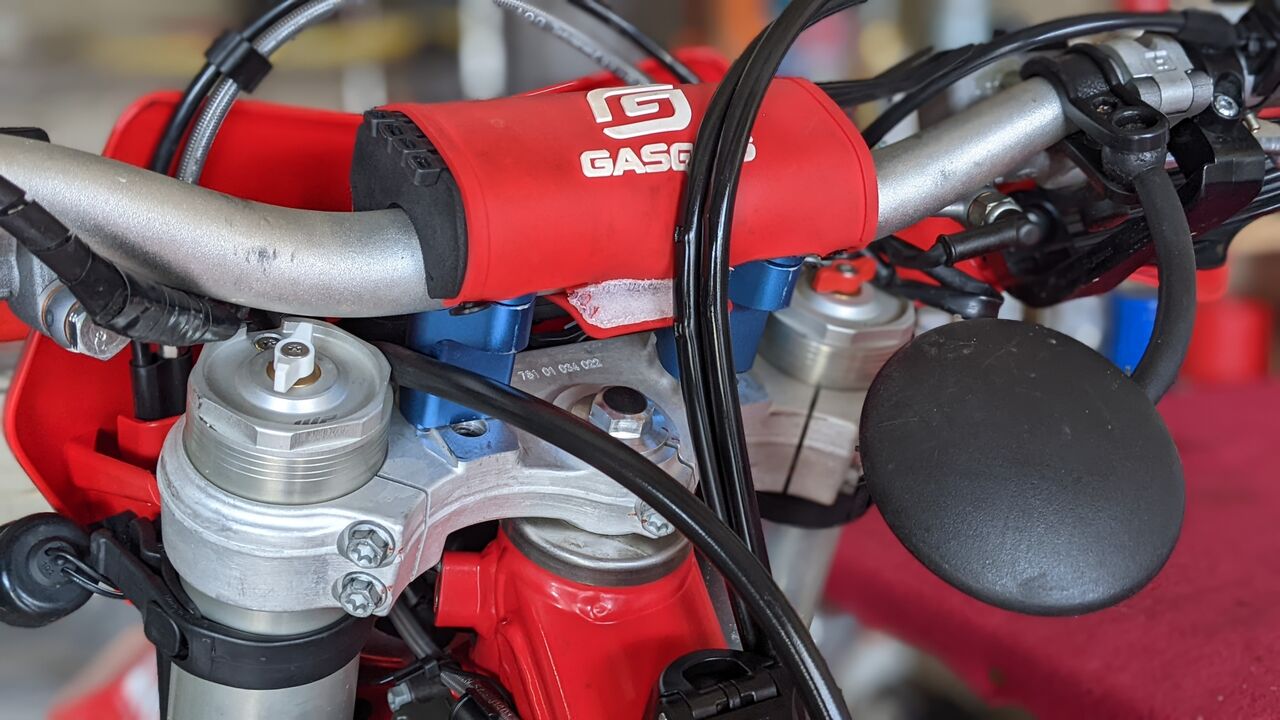 gasgas EC250フェンダー　キャリパー　ハンドルセット gasgas EC250フェンダー キャリパー ハンドルセット gasgas