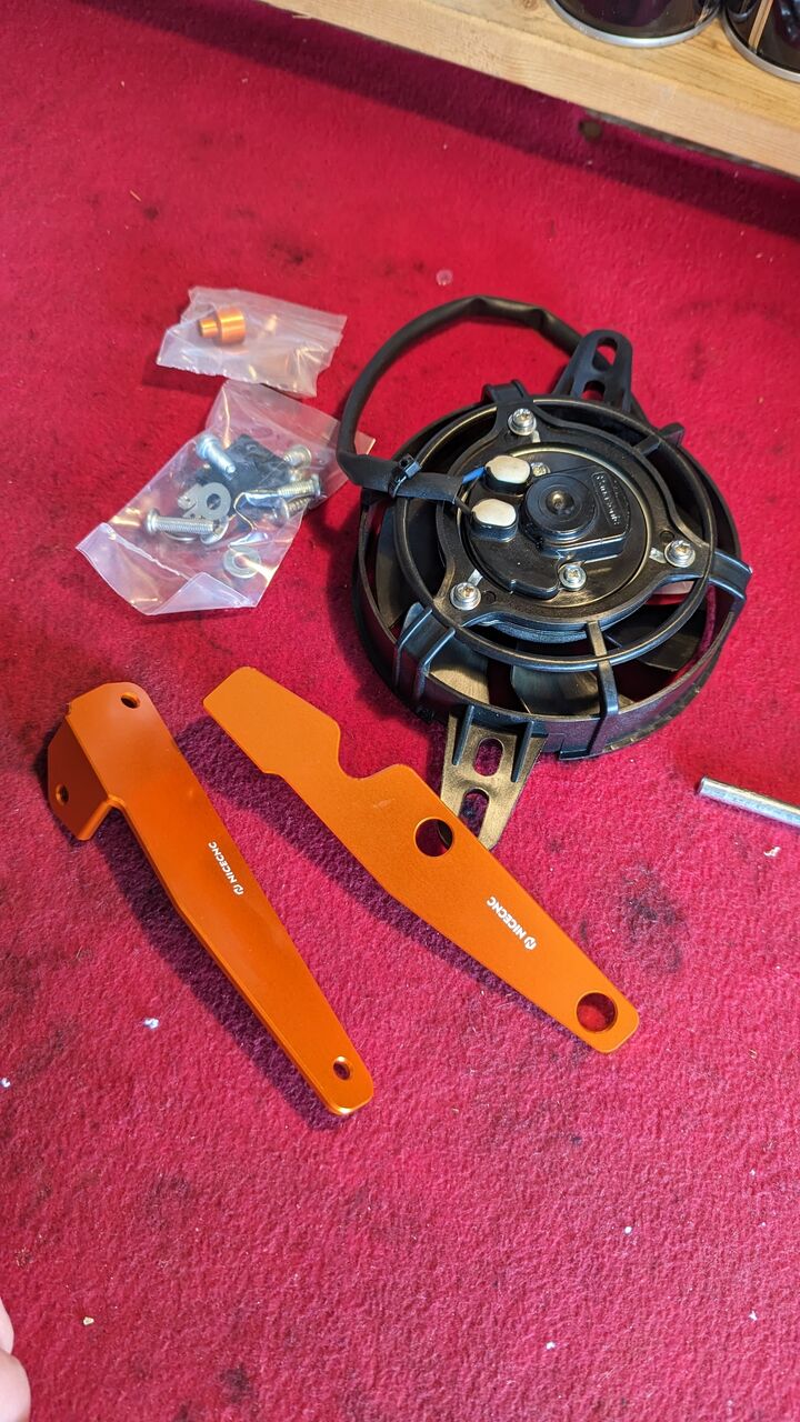 GASGAS EC250 nicecncのラジエターファン 取り付け KTM