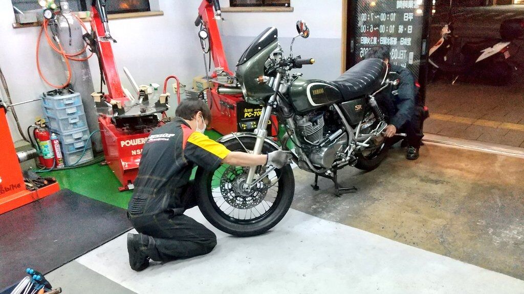 SR400 タイヤ交換 : foxyの日常 SR400fiでトコトコ SR400 タイヤ交換 : foxyの日常 SR400fiでトコトコ
