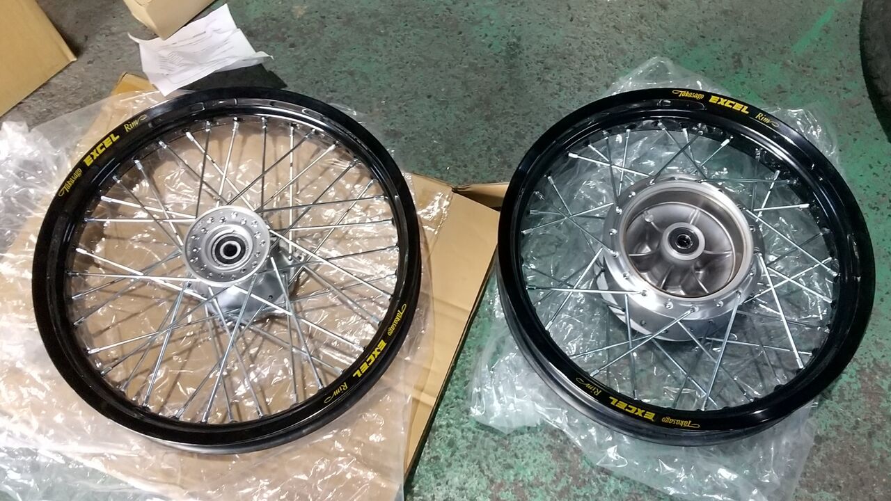 ホイール交換 SR400 : foxyの日常 SR400fiでトコトコ ホイール交換 SR400 : foxyの日常 SR400fiでトコトコ