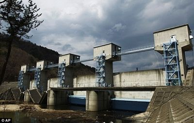 article-1386978-0C08ECB800000578-536_638x404