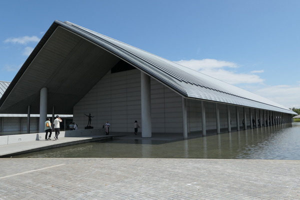 琵琶湖のほとりにある佐川美術館に行ってきた 滋賀県守山市 やまさんがくる 琵琶湖のほとりにある佐川美術館に行ってきた 滋賀県守山市 やまさんがくる