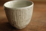 灰釉粉引 しのぎ湯呑2