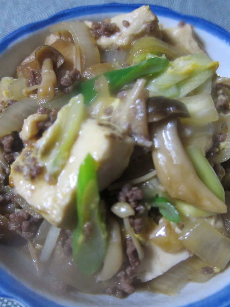 ひき肉と焼き豆腐のすき焼き煮 ぴよの日記 ひき肉と焼き豆腐のすき焼き煮 ぴよの日記