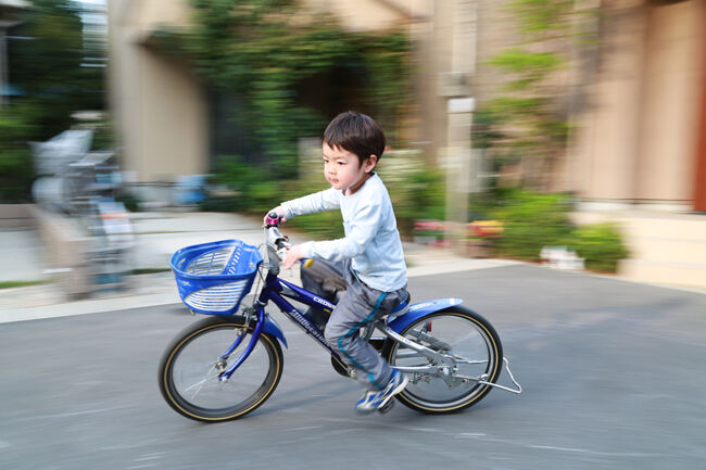 【無謀チャリ】停車中の車に、小学生のチャリが突っ込んで怪我→これって車が悪いの？危うく冤罪に・・「全責任を負わされた」
