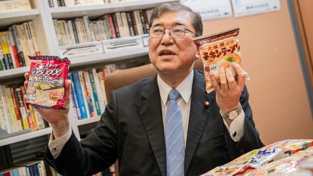 【石破ちゃんのお買い物】石破茂首相、コンビニで食料品を買い物