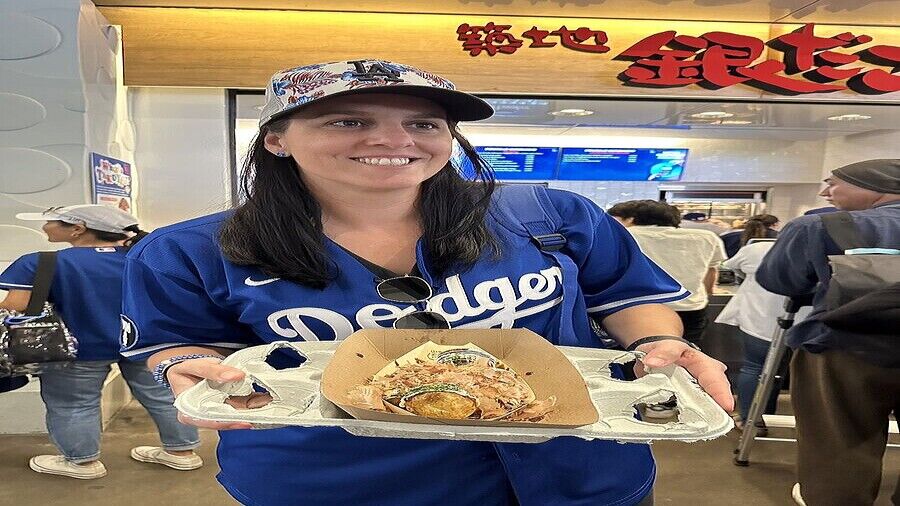 【オオタニ効果】ドジャースタジアムに「築地　銀だこ」爆誕！！  長蛇の列　6個入り約2118円  [おっさん友の会★]