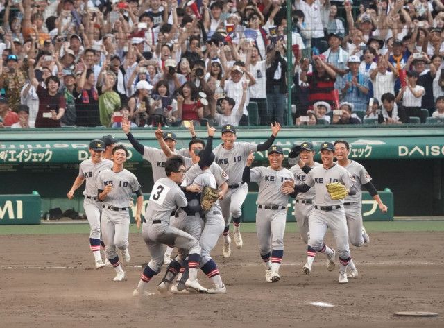【甲子園】慶応107年ぶりV　決勝＆閉会式視聴率20・0％！瞬間最高27・5％　平日午後に高数字  [首都圏の虎★]