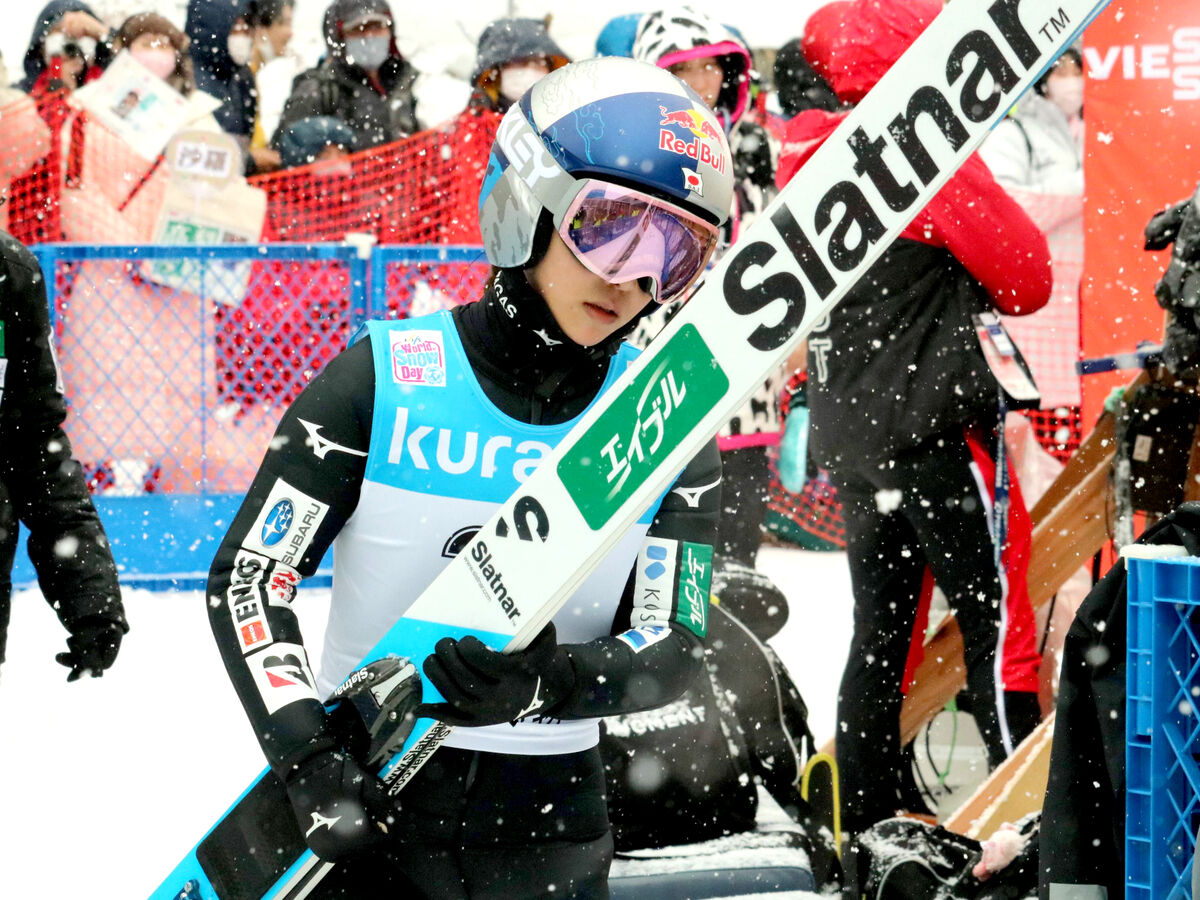 【スキージャンプ】高梨沙羅は２本目終了後にスーツ規定違反で失格に　自国開催大会で再び悪夢　Ｗ杯蔵王大会 ★3  [爆笑ゴリラ★]