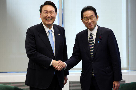 【聯合ニュース】尹大統領と岸田首相が会談　「懸案の早期解決へ協議継続」 「懸案」は韓徴用被害者問題を意味するとみられる [11/13 ]  [新種のホケモン★]