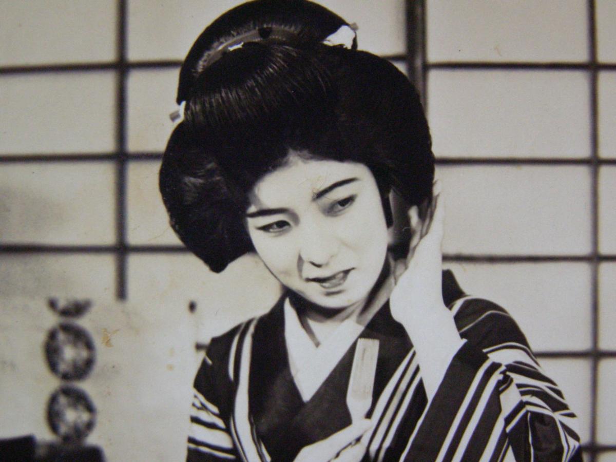 『花岡菊子』