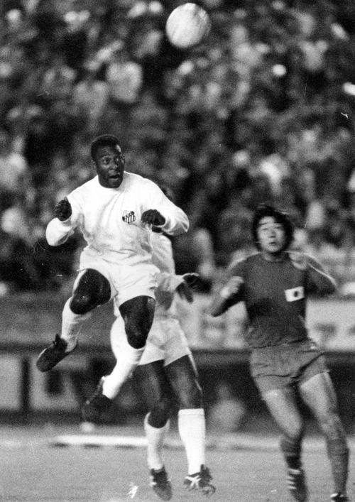 【神も旅立った・・。】サッカー ペレ氏が死去 家族発表