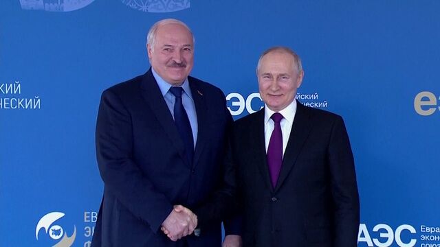 ルカシェンコ大統領、重篤状態で病院搬送か　プーチン大統領と会談後 ★4  [蚤の市★]