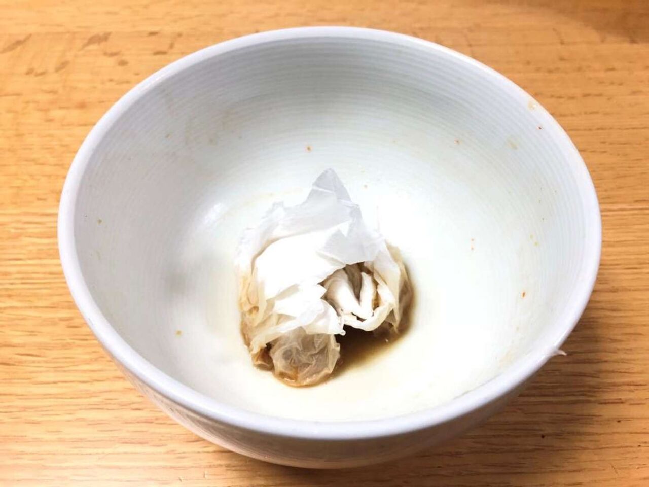 【マナー】丼にティッシュ入れる客...人気ラーメン店が食後マナーに注意喚起　「最近多い」「やめていただきたい」 ★2  [ぐれ★]
