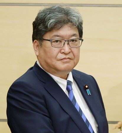 【しょぼ・・】低所得世帯に一律3万円　子育て世帯は児童1人5万円　萩生田政調会長  [えりにゃん★]
